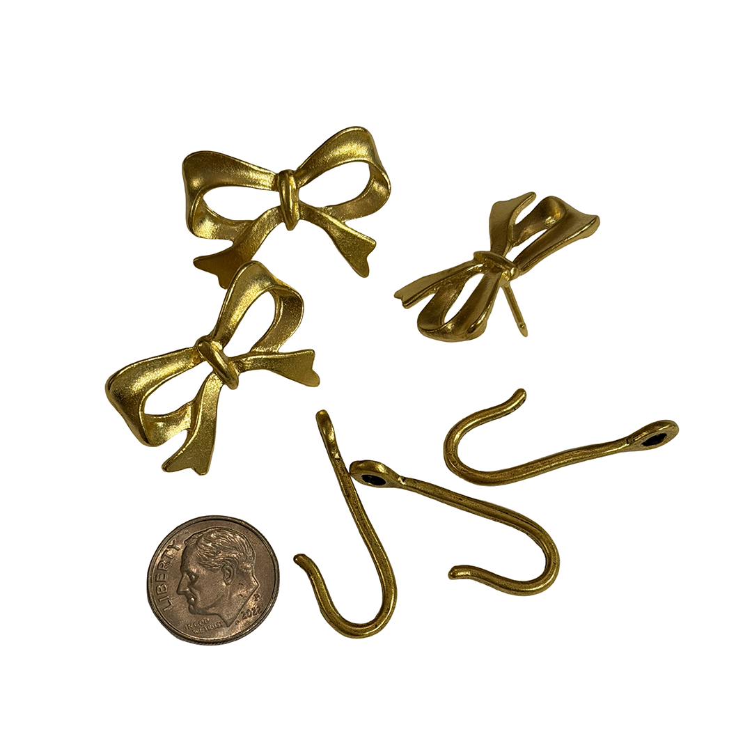 Bow Push Pin Hooks, Small Metal Wall Hooks with Push Pins for Keys, Jewelry, Pictures, Mini Hooks for Bulletin Boards, Set of 3